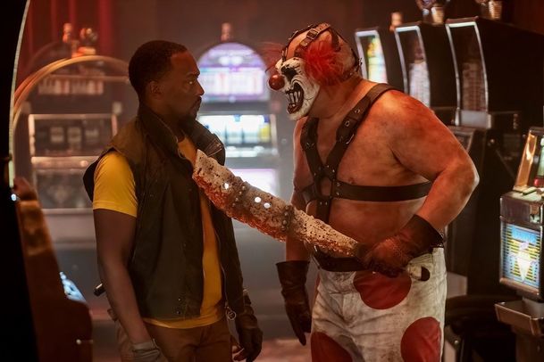 Twisted Metal: Nový trailer představuje zápletku a apokalyptický svět | Fandíme serialům