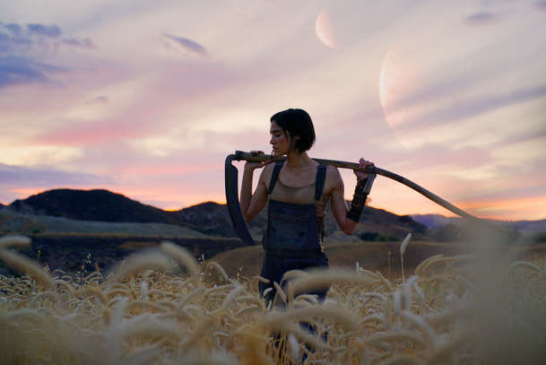 Rebel Moon: Obří sci-fi od Netflixu se předvedla ve filmu o filmu | Fandíme filmu