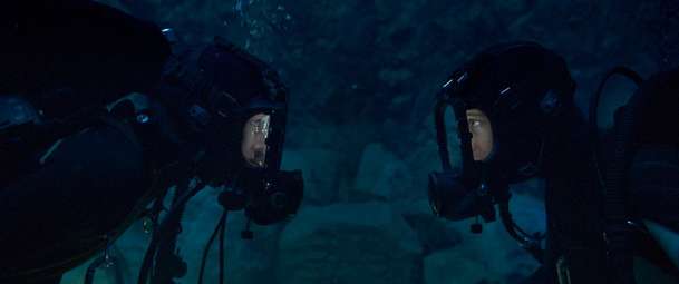 The Dive: Potápěčce v dusivých trailerech dochází vzduch | Fandíme filmu