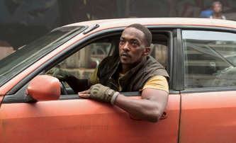 Barracuda: Petr Jákl dohlédne na neutuchající akční jízdu s Anthonym Mackiem | Fandíme filmu