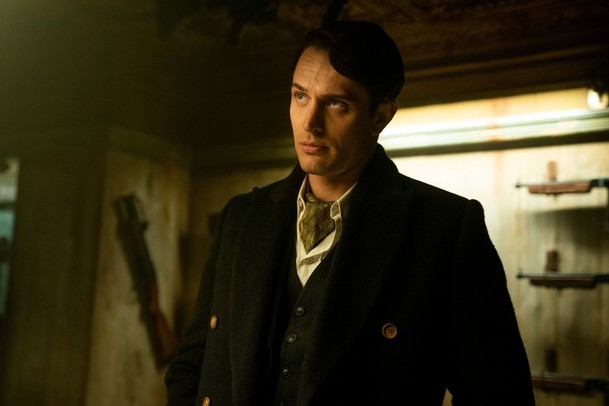 The Continental: Seriál ze světa Johna Wicka ukázal trailer plný akce | Fandíme serialům