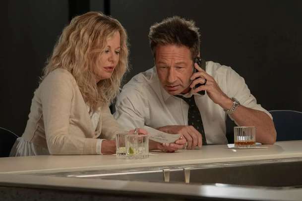 What Happens Later: Meg Ryan a David Duchovny uvíznou spolu na letišti | Fandíme filmu