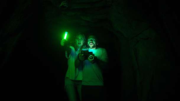 Malibu Horror Story: Teenageři s kamerou najdou v jeskyni něco hrozivého | Fandíme filmu
