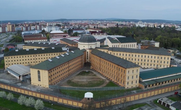 Nejdrsnější věznice světa: Dokumentární Netflix série zavítala i do Česka | Fandíme seriálům