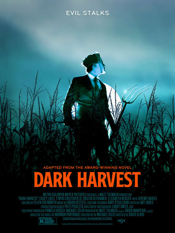 Dark Harvest: Každý Halloween se v malém městě mění v drsný boj o holé přežití | Fandíme filmu