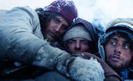 Sněžné bratrstvo: Drsný boj o přežití v zasněžených horách má nový traileru | Fandíme filmu