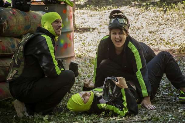 Jedeme na teambuilding: Na závěr roku přinášejí Češi do kin chlast a harašení | Fandíme filmu