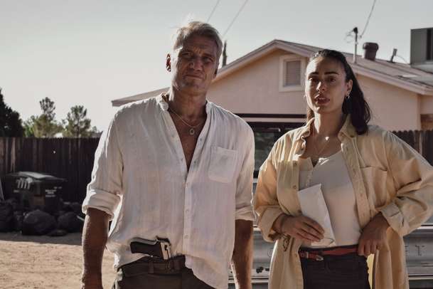 Wanted Man: Dolph Lundgren chrání svědkyni před zkorumpovanými agenty | Fandíme filmu