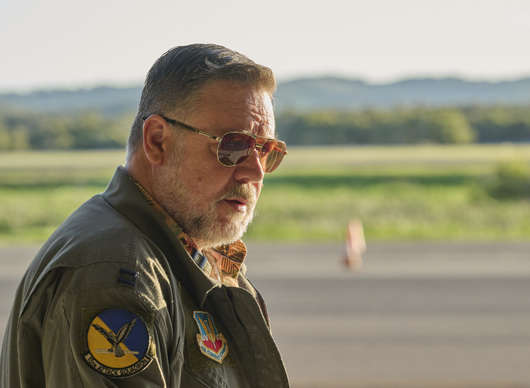 Bluefly: Russell Crowe v akční sci-fi hledá tajuplný letoun | Fandíme filmu
