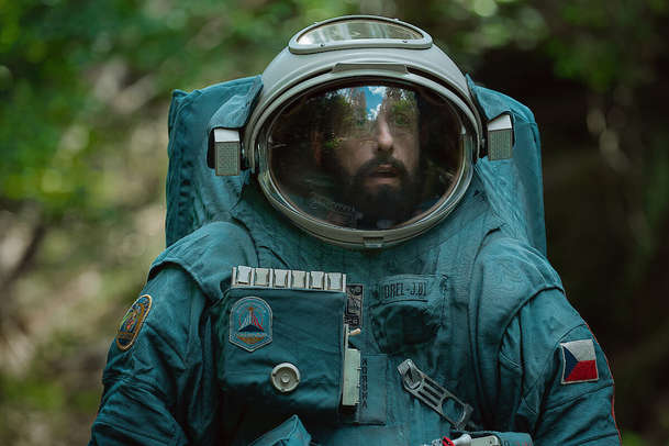 Kosmonaut z Čech: Adam Sandler pro roli studoval českou povahu | Fandíme filmu