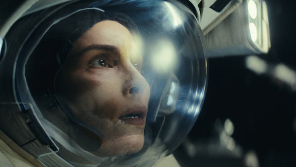 Konstelace: Noomi Rapace rozkrývá skrytou pravdu o vesmírných letech | Fandíme serialům