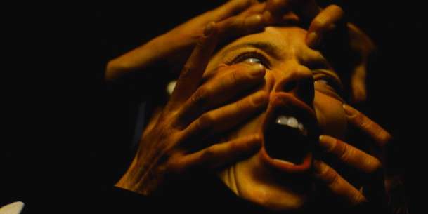 Neposkvrněná: V kinech je nový horor s trýzněnou jeptiškou | Fandíme filmu