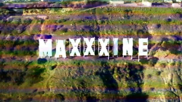 MaXXXine: Hvězdě filmů pro dospělé jde po krku zabiják – trailer | Fandíme filmu