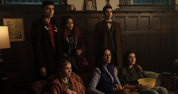 Mrtví mladí detektivové: Netflix přinesl nový seriál ze světa Sandmana | Fandíme serialům