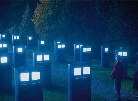 The Shrouds: Bizarní pohřební rituál v prvním teaser traileru | Fandíme filmu