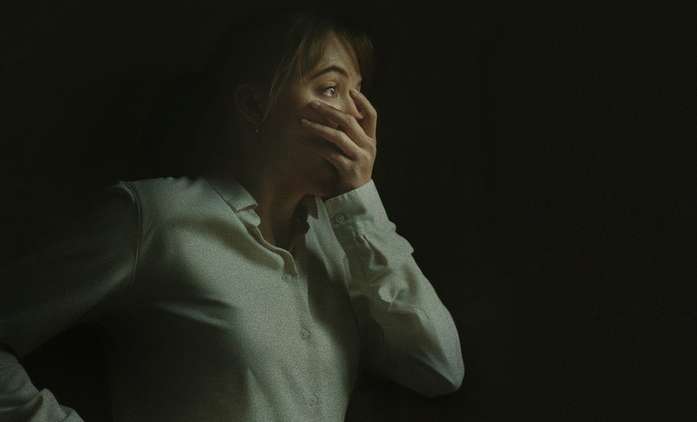 Ruka na kolébce: Manželka pomstí přistiženého zvrhlíka | Fandíme filmu