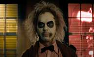 Beetlejuice Beetlejuice: Nový trailer je plný Burtonova dovádění | Fandíme filmu