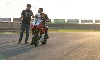 One Fast Move: Závody motorek dorazily do obýváků | Fandíme filmu