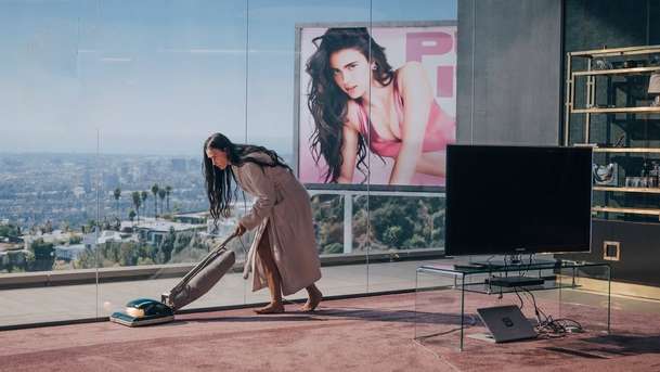 Substance: Demi Moore svléká své starší já v novém traileru | Fandíme filmu