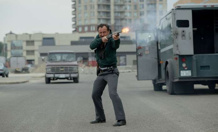 Jude Law v akční novince uniká v rychlých autech před zákonem | Fandíme filmu