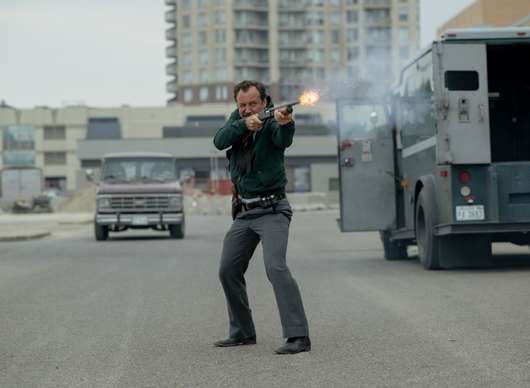 Jude Law v akční novince uniká v rychlých autech před zákonem | Fandíme filmu