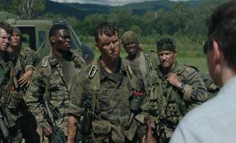 Primitive War: Vojáci ve vietnamské džungli narazí na masožravé dinosaury | Fandíme filmu