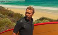 The Surfer: Cage vybuchne na šikanující uzurpátory i v českých kinech | Fandíme filmu