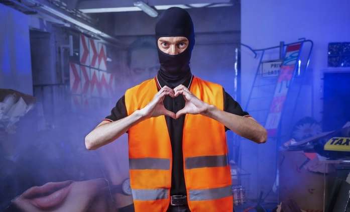 Veřejně prospěšné práce: Guerilloví umělci si berou město zpátky | Fandíme filmu