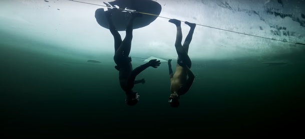 David Blaine: Tohle doma nezkoušejte - Nové sebevražedné kousky jsou tu | Fandíme serialům
