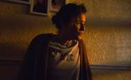 Restless: Bezohlední sousedé v novém thrilleru vytočí hrdinku k šílenství | Fandíme filmu
