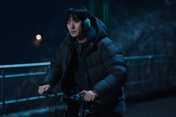 Karma: Hvězdy Hry na oliheň v novém kriminálním thrilleru od Netflixu | Fandíme serialům