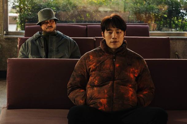 Karma: Hvězdy Hry na oliheň v novém kriminálním thrilleru od Netflixu | Fandíme serialům