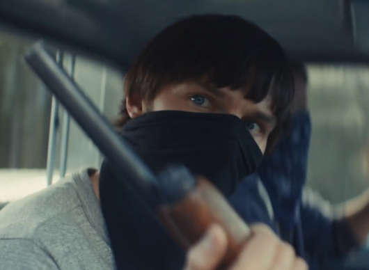 Jak udělat banku: V akčním thrilleru se loupení streamuje online | Fandíme filmu