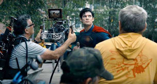 Superman: Nová upoutávka je plná superhrdinů | Fandíme filmu