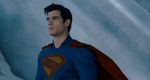 Superman: Nová upoutávka je plná superhrdinů | Fandíme filmu
