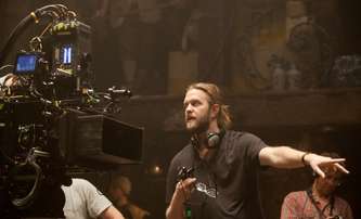 Filmař Carl Rinsch rozházel cizí miliony za blbosti a hrozí mu doživotí | Fandíme filmu