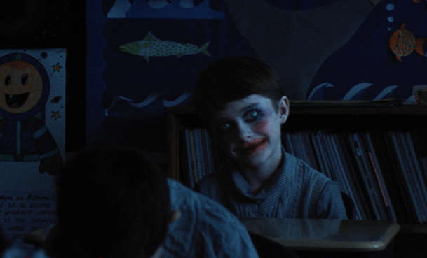 Hodina zmizení: S dětmi se děje cosi děsivého a konečně je tu pořádný trailer | Fandíme filmu