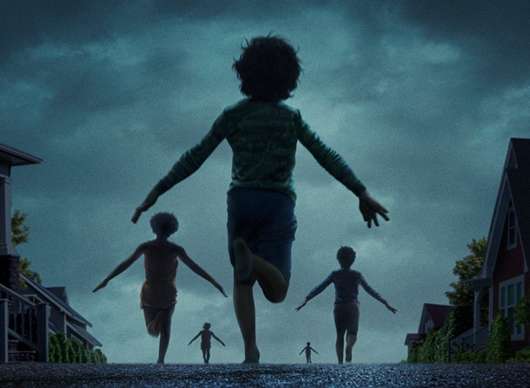 The Flood: Činžák zaplaví povodeň a krom vody obyvatele ohrožuje příšera pod hladinou | Fandíme filmu