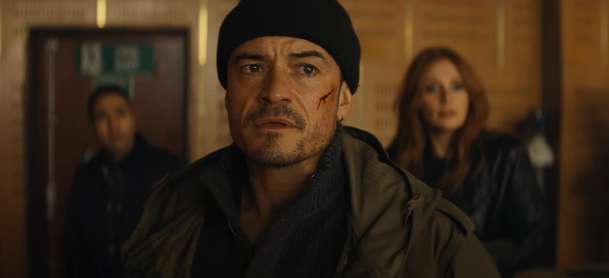 Deep Cover: Orlando Bloom si v krimi komedii doslova hraje na zločince - trailer | Fandíme filmu