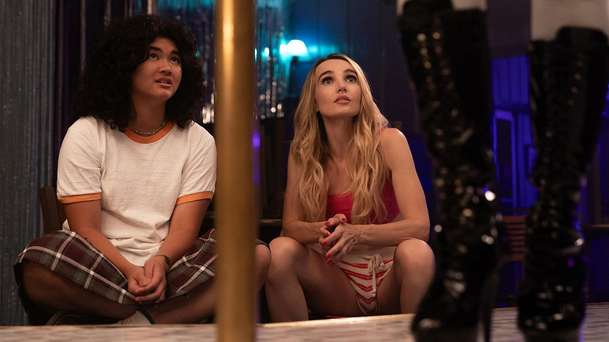 Summer of 69: Nesmělá studentka zaplatí exotické tanečnici, aby ji naučila svádět | Fandíme filmu
