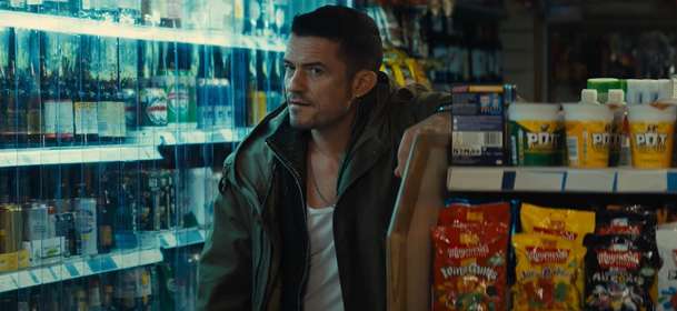Deep Cover: Orlando Bloom si v krimi komedii doslova hraje na zločince - trailer | Fandíme filmu