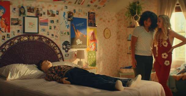 Summer of 69: Nesmělá studentka zaplatí exotické tanečnici, aby ji naučila svádět | Fandíme filmu