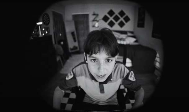 The School Duel: Ve znepokojivém thrilleru se děti pod dohledem úřadů střílí navzájem | Fandíme filmu