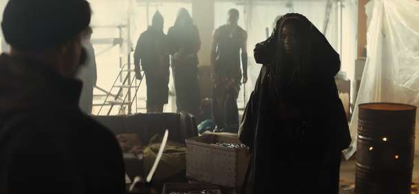 Deep Cover: Orlando Bloom si v krimi komedii doslova hraje na zločince - trailer | Fandíme filmu