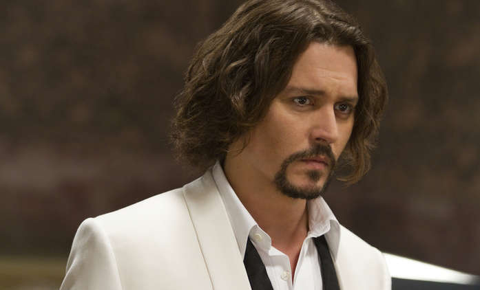 Day Drinker: První oficiální fotka z nového thrilleru s Johnnym Deppem | Fandíme filmu