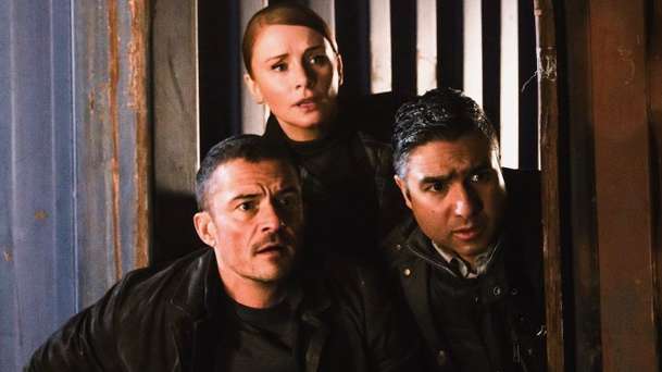 Deep Cover: Orlando Bloom si v krimi komedii doslova hraje na zločince - trailer | Fandíme filmu