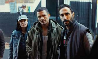 Deep Cover: Orlando Bloom si v krimi komedii doslova hraje na zločince - trailer | Fandíme filmu
