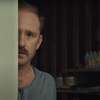 Sharp Corner: V psychologickým thrilleru je Ben Foster posedlý autonehodami před domem | Fandíme filmu