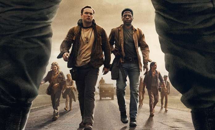 Dlouhý pochod: Trailer odhaluje thriller, kde zastavit znamená násilně zemřít | Fandíme filmu