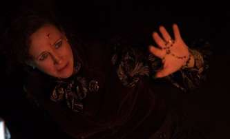 V zajetí démonů 4: Poslední rituály – První ukázka ze závěru hororové série | Fandíme filmu